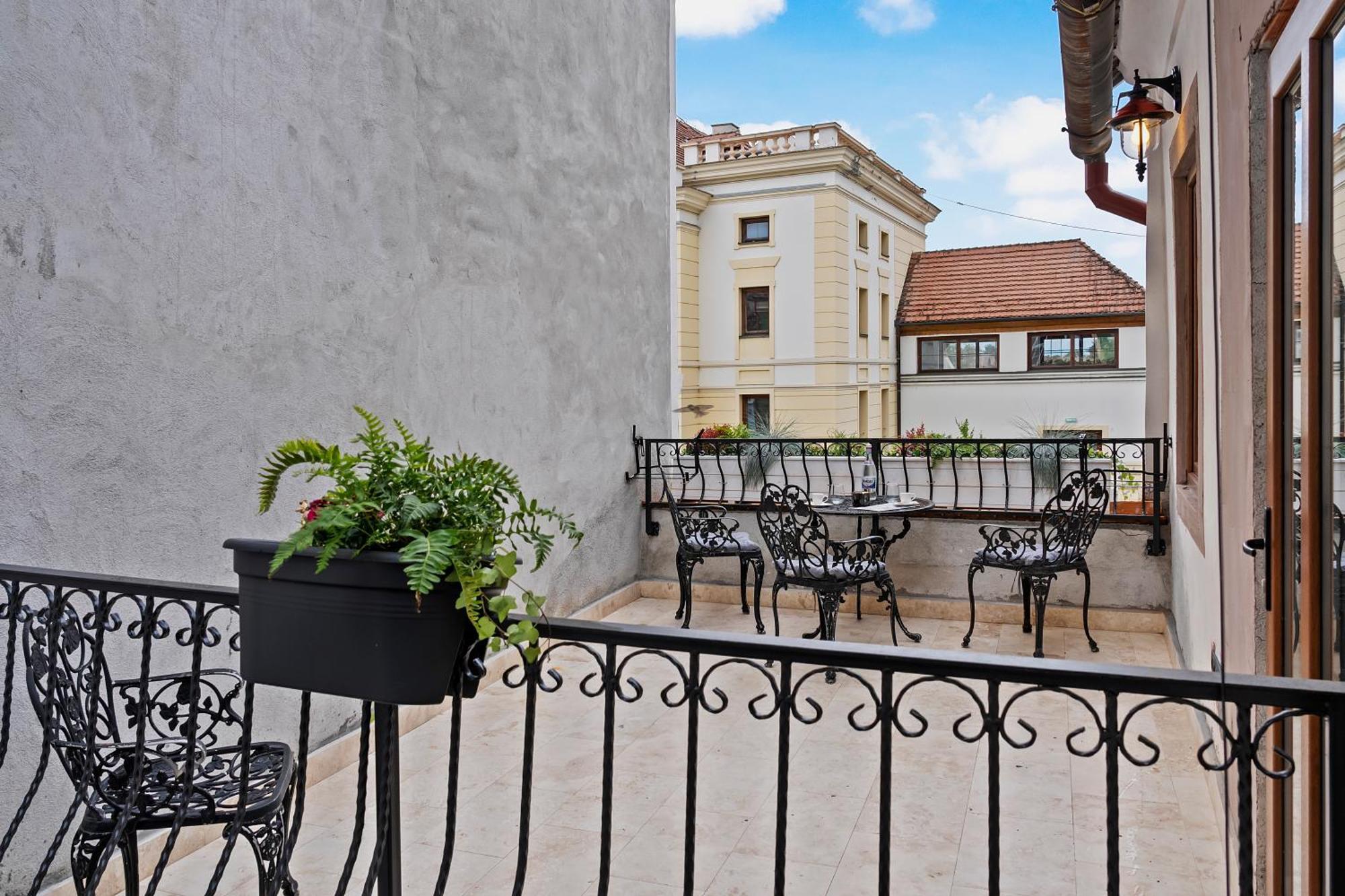 Gela'S Terrace Apartment Сібіу Екстер'єр фото